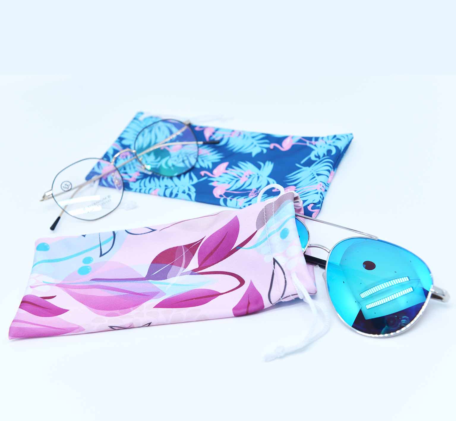 Lens pouch