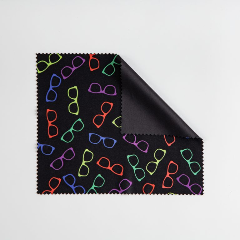 Eyeglass cleaning cloth with digital printing
